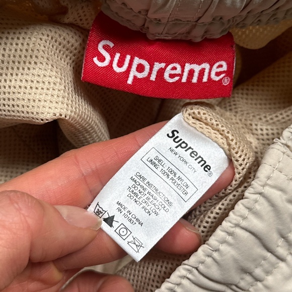 Supreme Nylon Ankle Zip Logo Warmup Training Pants Light Beige Tan Mens Medium - Picture 10 of 13
